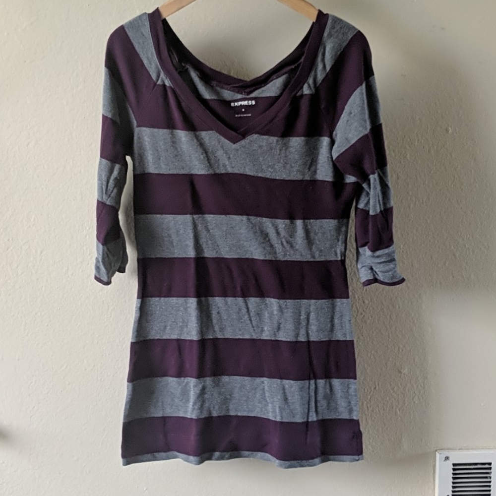 3/$12‼️Double v-neck 3/4 Sleeve tee